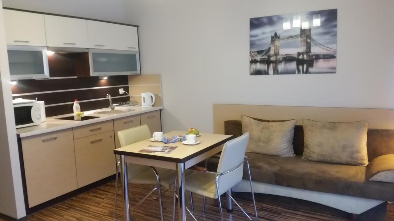 Just Apartment *